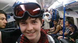 Check out the guy in the background giving it da fuq?!